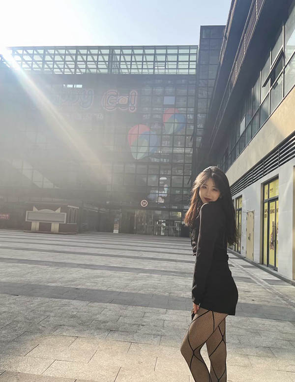 伦敦伴游大学生